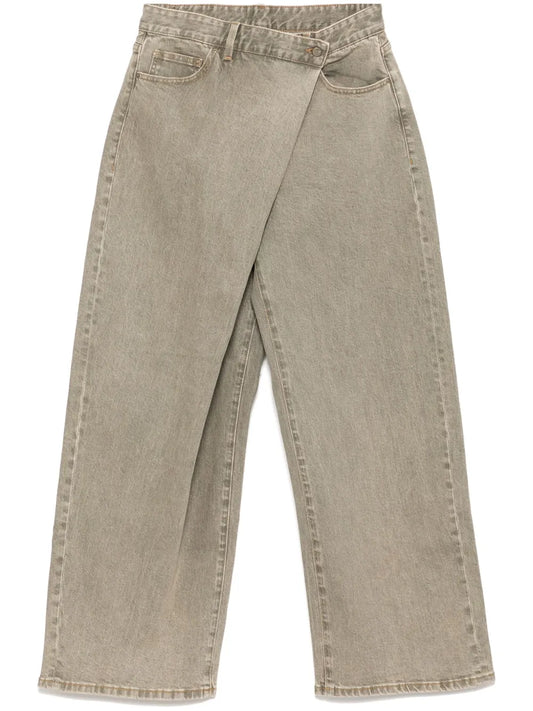 Wide-Leg Jeans