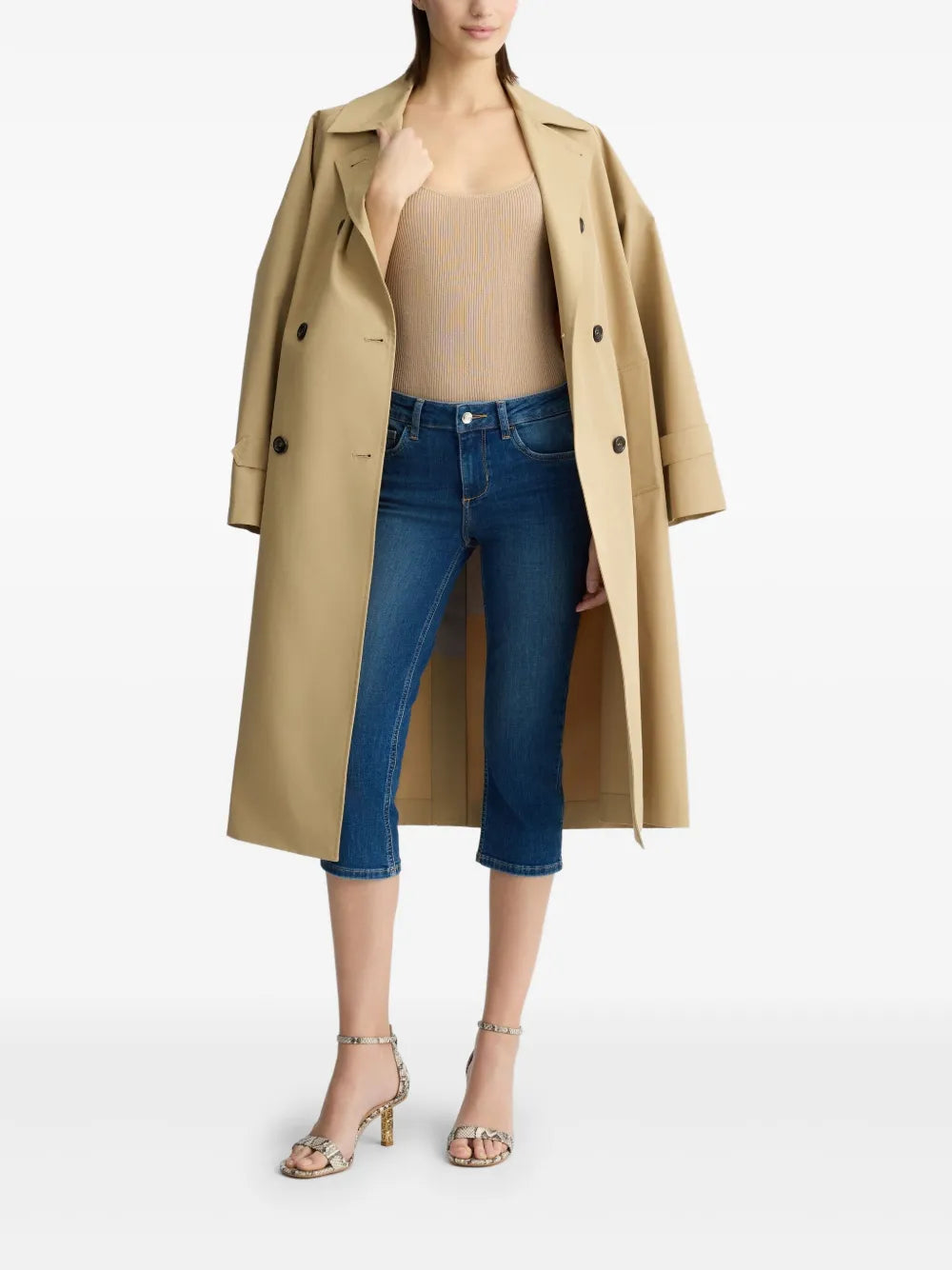 Mid-Rise Capri Jeans