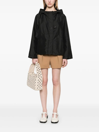 Ganci-Fastening Jacket