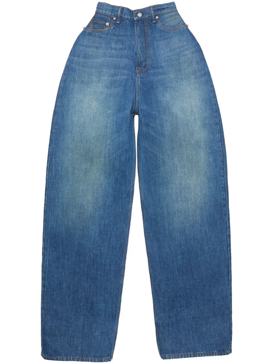 High-Waisted Jeans