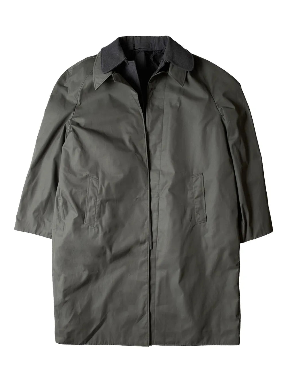 Cut Out-Detail Coat