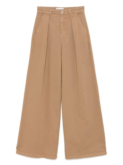 Pleated Jeans