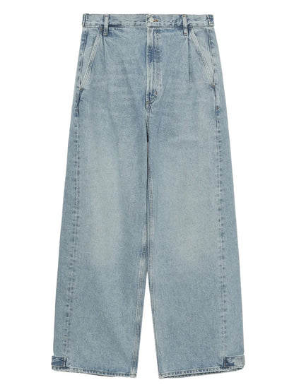 High-Waisted Jeans