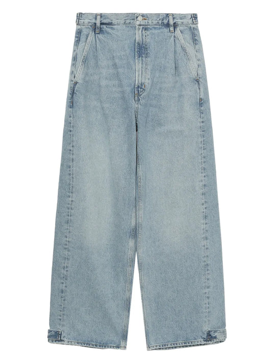 High-Waisted Jeans