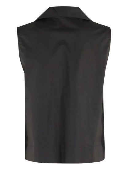 Wingtip-Collar Sleeveless Blouse