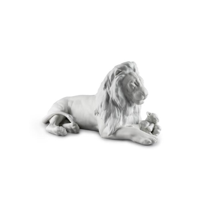 Lion With Cub Figurine