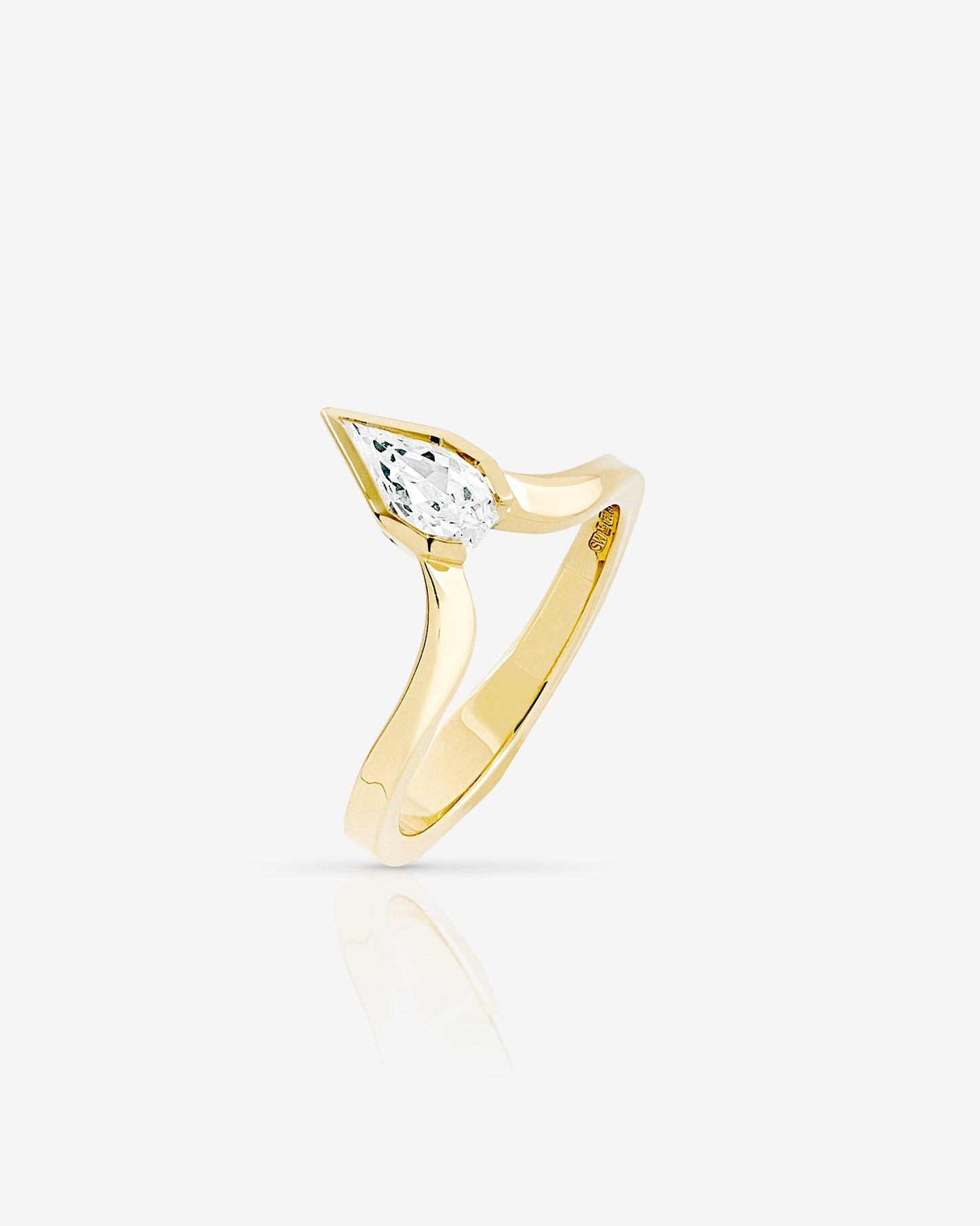 Skydiamond Momentum Solitaire Ring - Meteoric