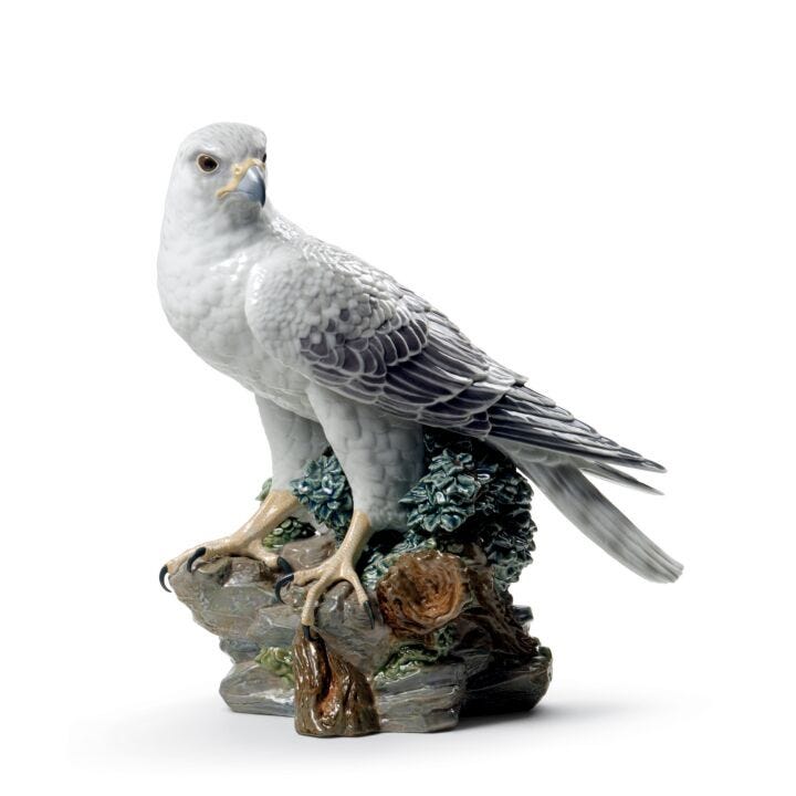 Gyrfalcon Sculpture